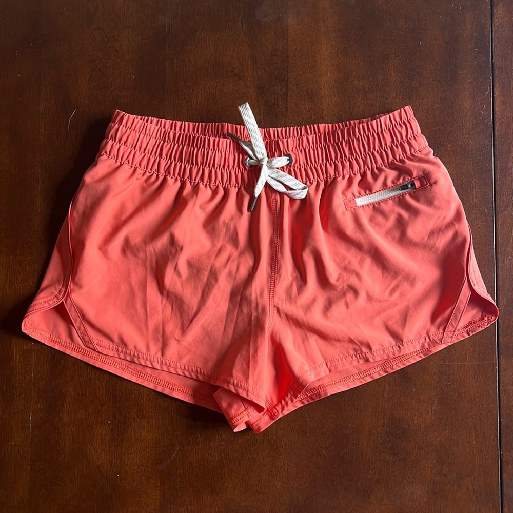 Vuori Shorts